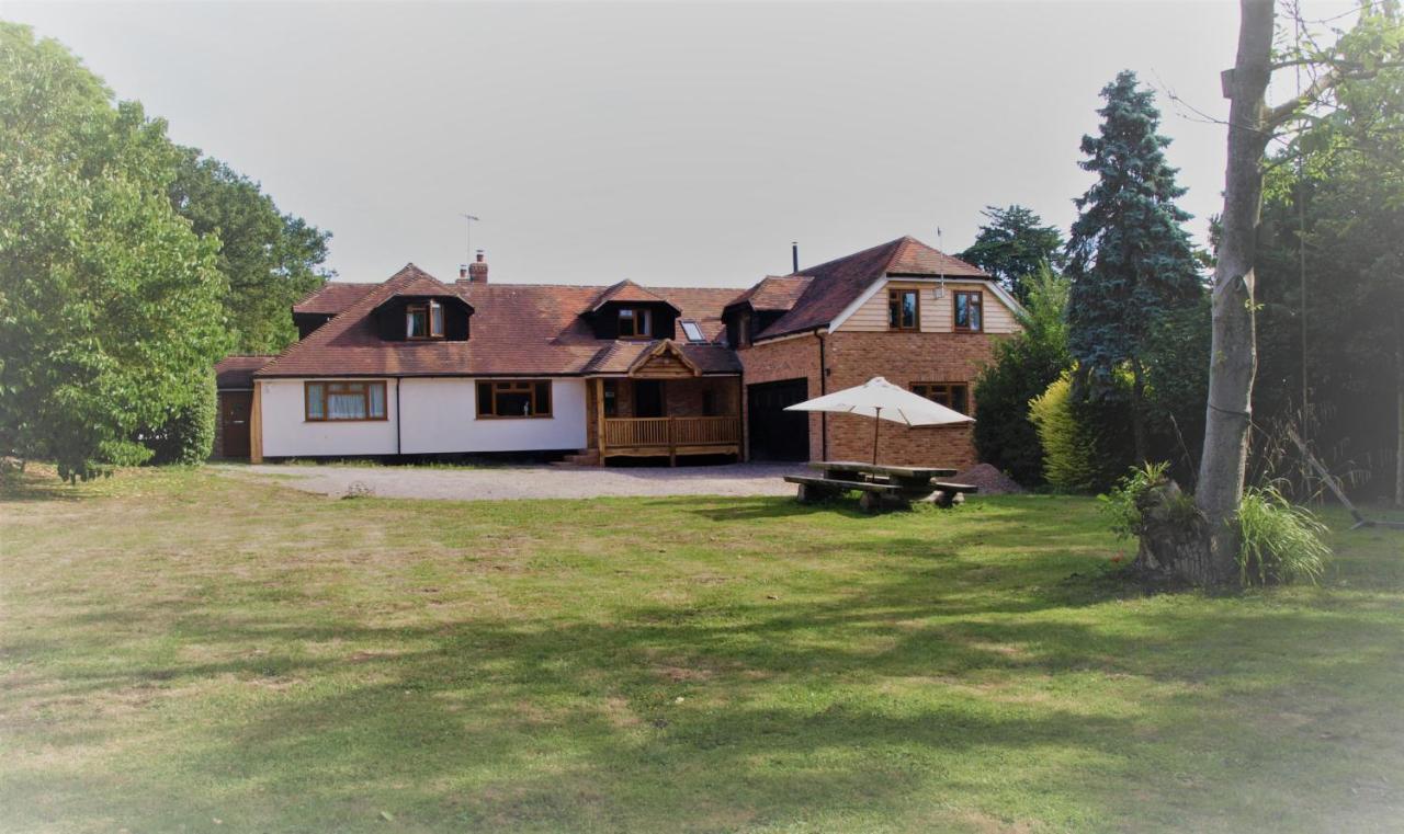 Mulberry Cottage Near Goodwood Чічестер Екстер'єр фото