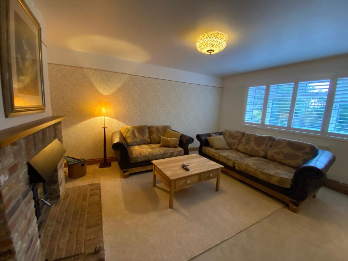 Mulberry Cottage Near Goodwood Чічестер Екстер'єр фото